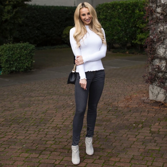 LAST ONE!! White Turtleneck Bodycon Basic Slim Fit - Picture 8 of 8